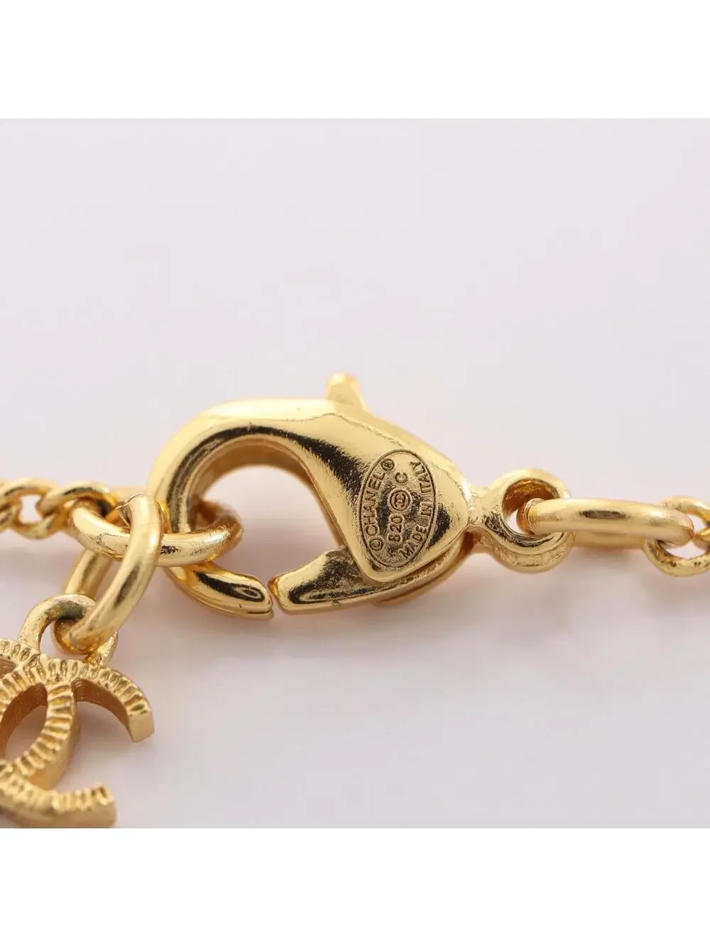 CHANEL elevate your